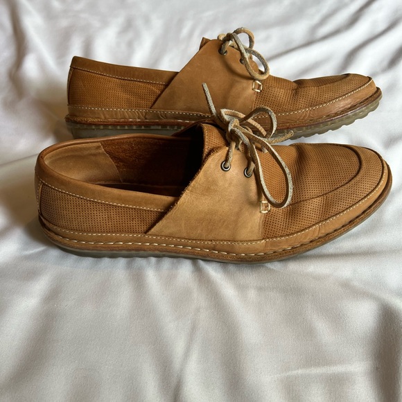 Men’s leather Clark shoes; size 9.5; hardly worn - Picture 3 of 6